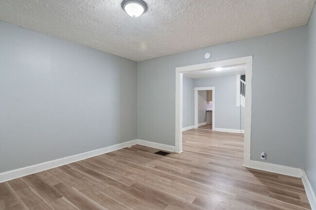 Building Photo - 1117 N Dearborn St
