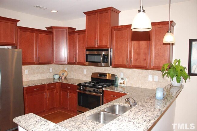 Foto del edificio - 625 Briarcliff St