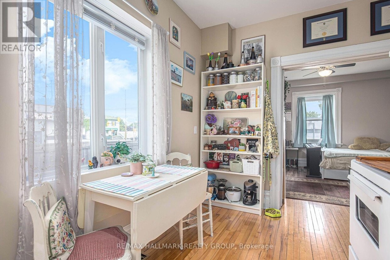 1308 Shillington Ave Unité 2, Ottawa, ON K1Z 8A5 - Appartement à Louer ...