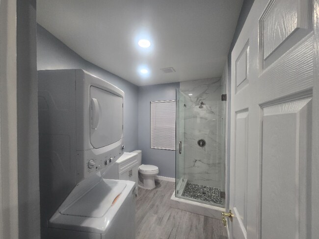 Building Photo - 9548 Bowman Ave