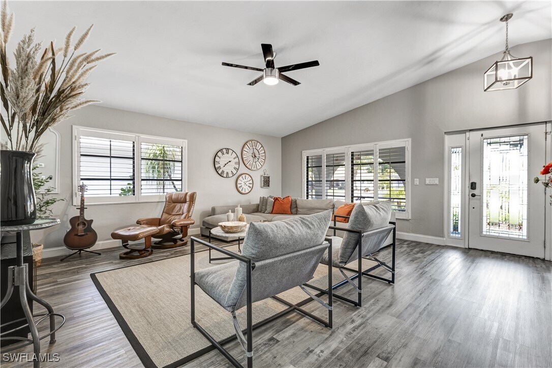 Foto principal - 738 101st Ave N