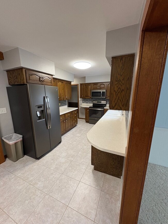 Building Photo - 3 Bedroom 2 Bathroom Single Family home