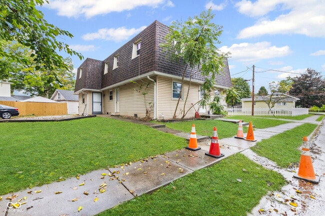 Building Photo - 420 S East St