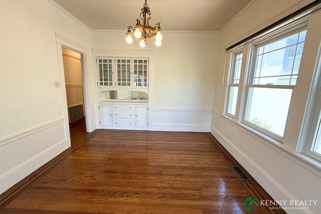 Foto del edificio - Spacious 3 Bedroom Home in Sign Hill Neighborhood in South San Francisco