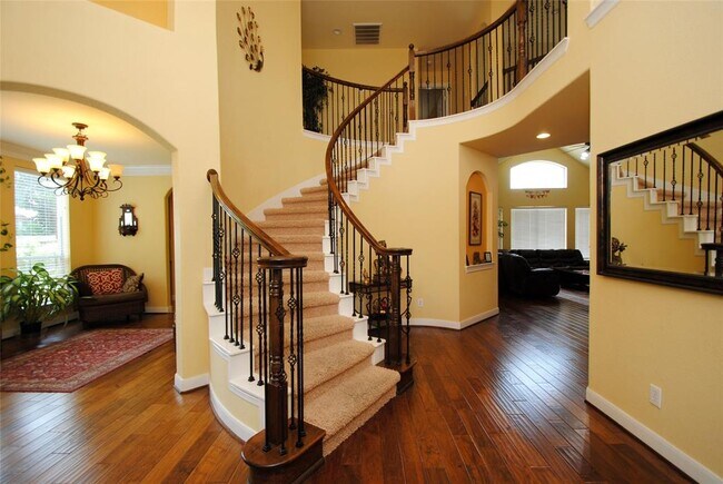 Foto del edificio - 7602 Westmoreland Dr