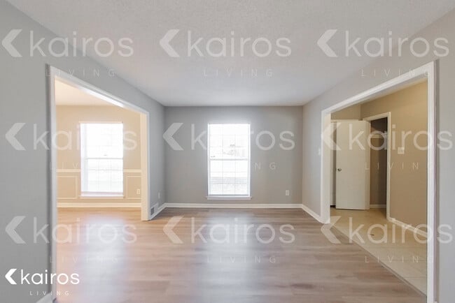 Building Photo - 2785 Clearbrook St.
