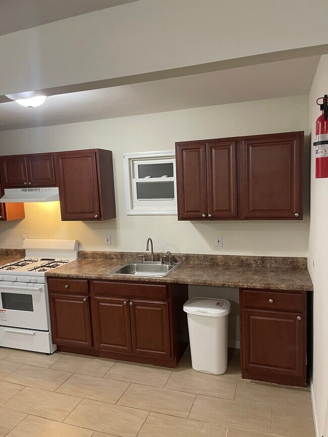 Kitchen - 731 E 23rd St