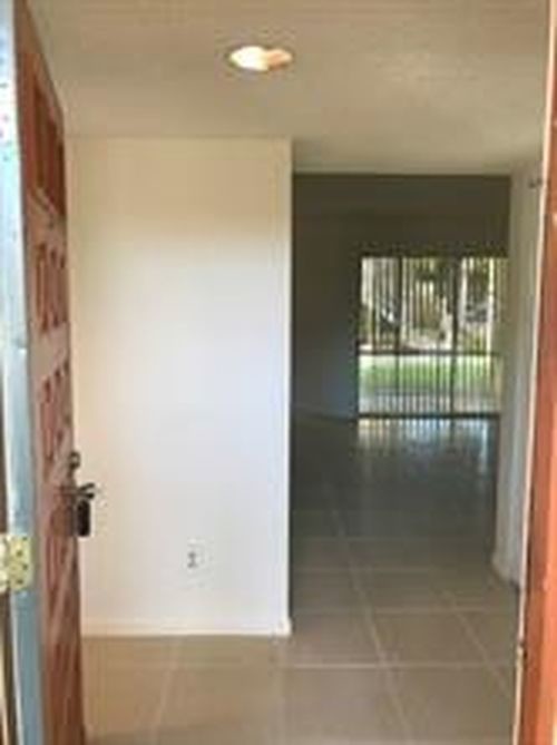 Building Photo - 990 Coral Club Dr