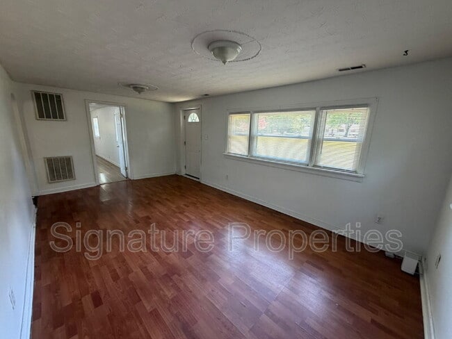 Building Photo - 2262 Mill Rd