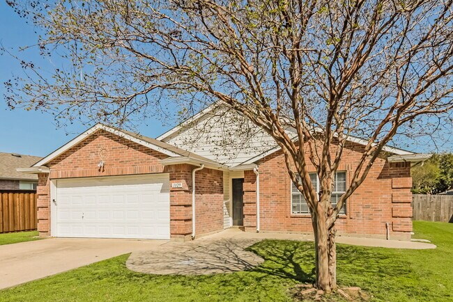 Building Photo - 1029 Lakeview Ct