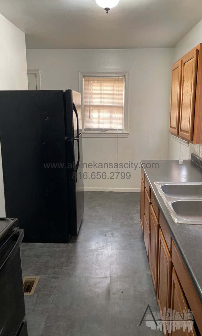 Building Photo - 2 Bed, 2 Bath, KCK Home