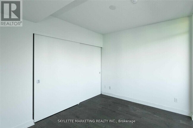 Photo du bâtiment - 25 Richmond St E