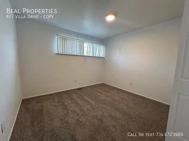 Building Photo - 677 Villa Dr