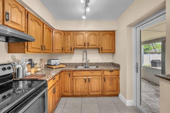 Foto del edificio - 7548 Farragut St