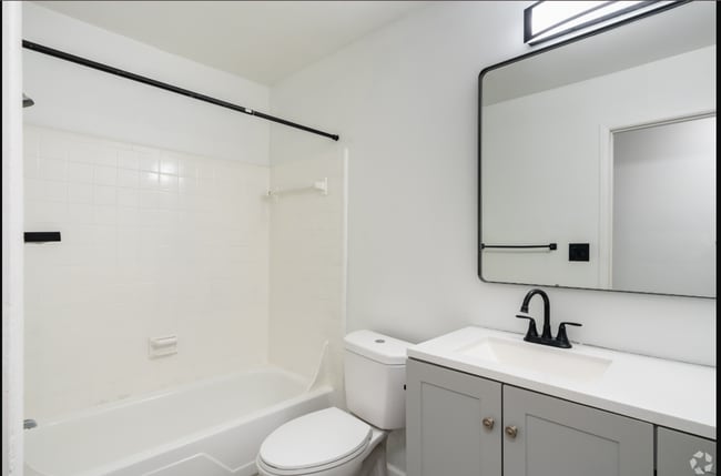 Interior Photo - Warren Manor Apartments