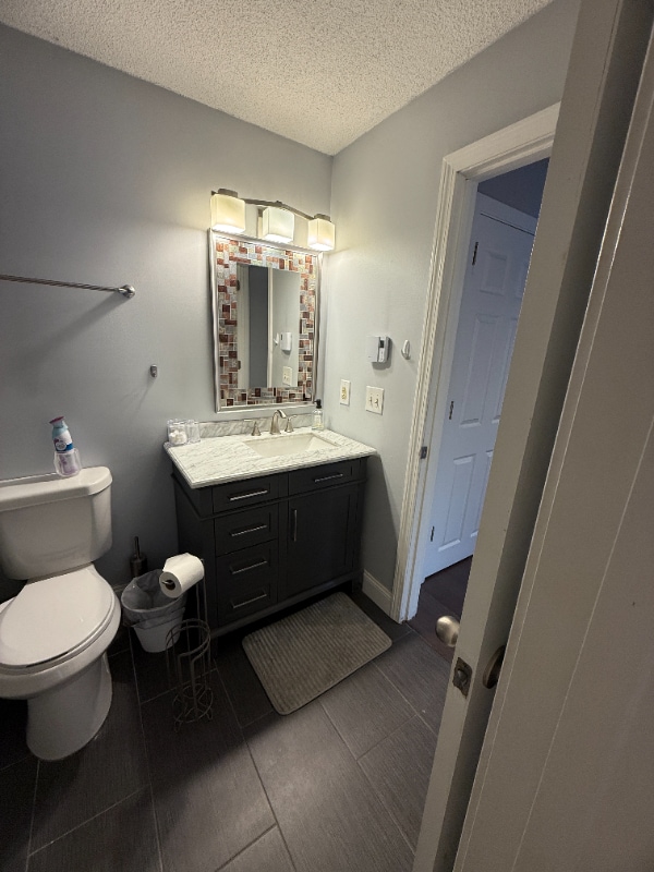 Foto del edificio - 46 Brewster Cir