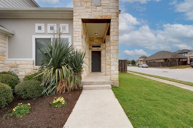 Building Photo - 5500 Loma Alta Dr