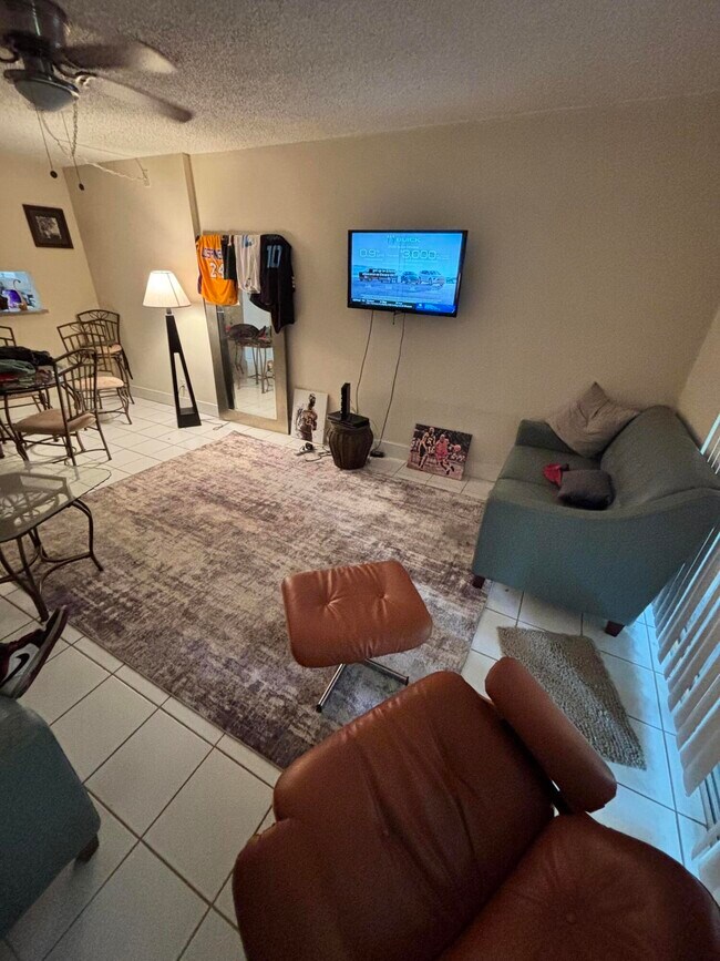 Foto del edificio - 3121 NW 47th Terrace