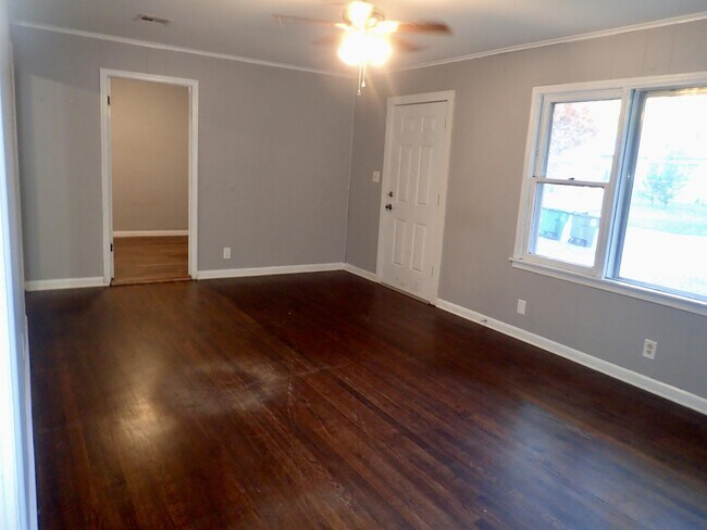 Foto del edificio - 3342 S Marion Ave