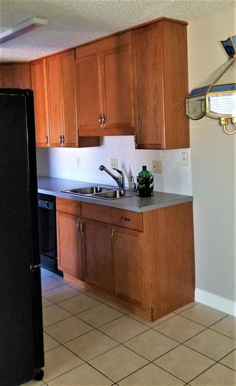 Foto del edificio - 2200 E Trinity Mls Rd