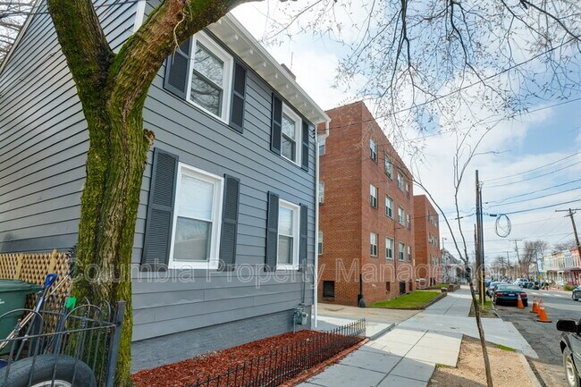 Building Photo - 1313 U St SE