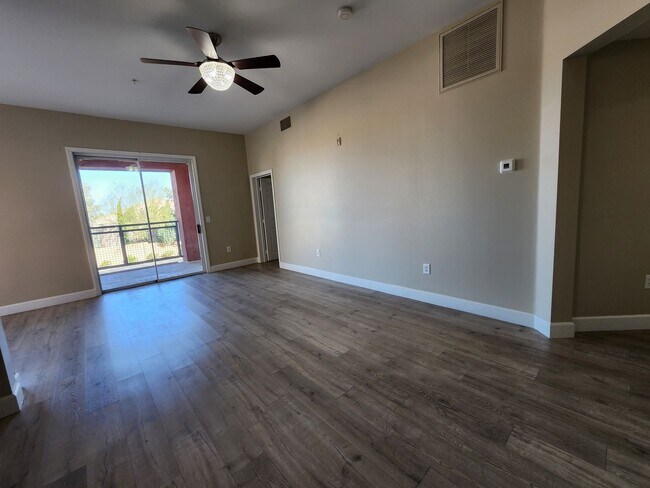 Foto del edificio - Cozy Park Ave Condo for Rent