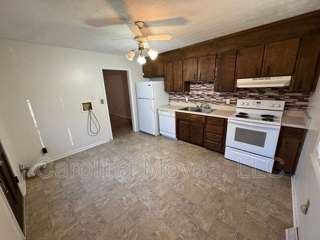 Foto del edificio - 117 Wardview Ave