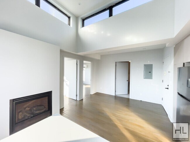 Building Photo - Bushwick Avenue / Spacious 2 Bed 1-Bath