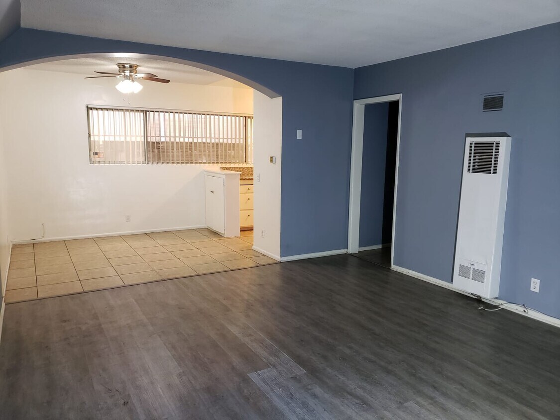 Primary Photo - 14417 Valerio St