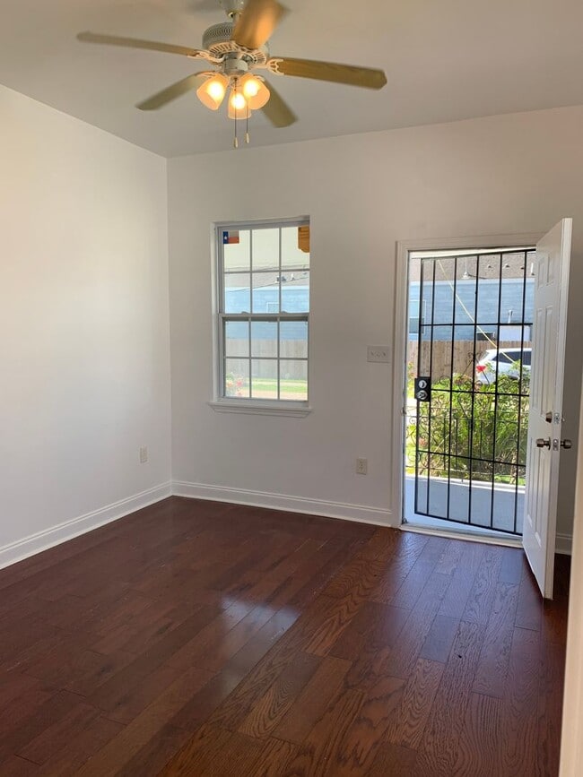 Photo - 8809 Colapissa St Apartment