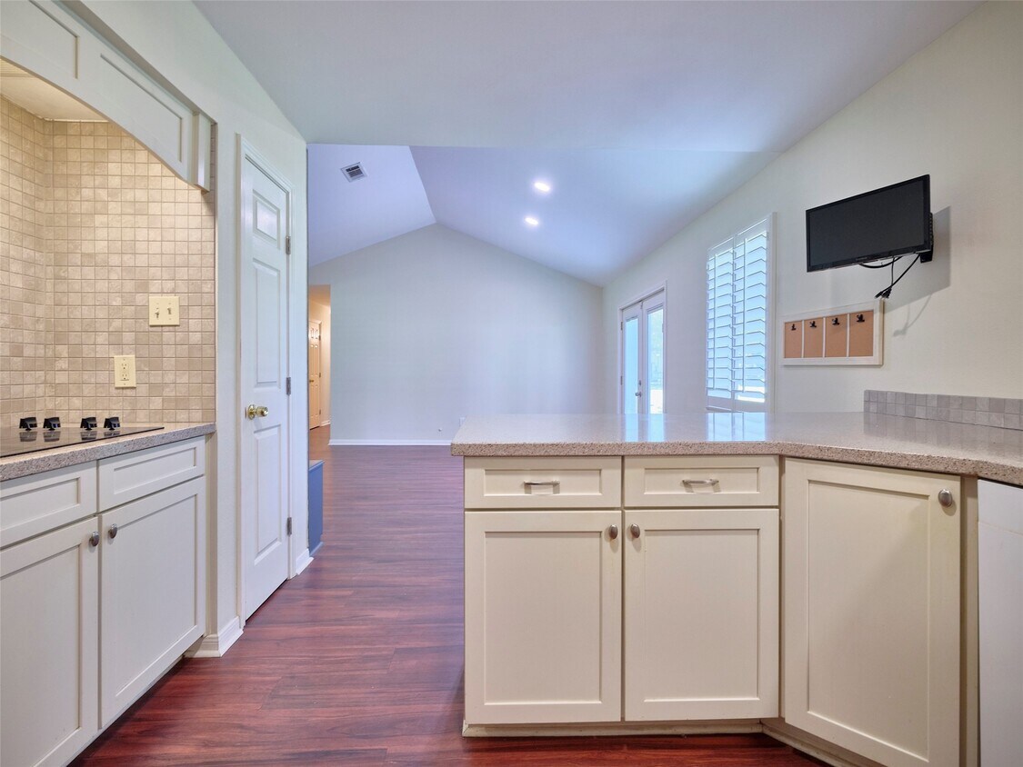 Foto principal - 902 Clover Ridge Ave