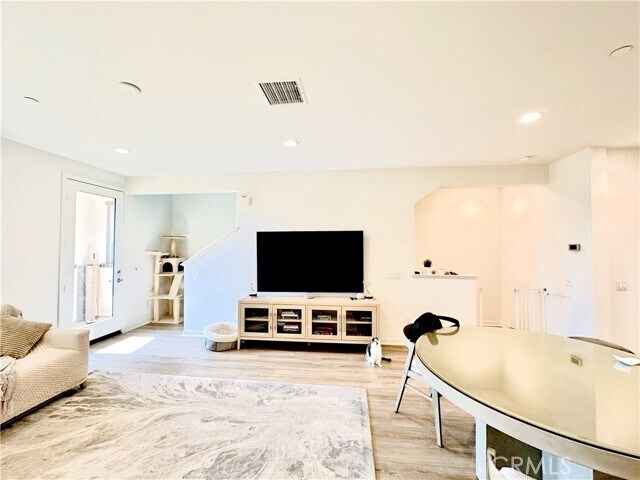 Building Photo - 582 Boulder Cir