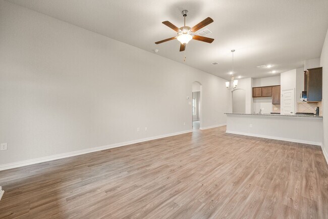 Foto del edificio - AVAILABLE NOW! GORGEOUS 3 BEDROOM DUPLEX L...