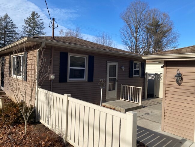 Foto del edificio - 1710 Greenview Ave