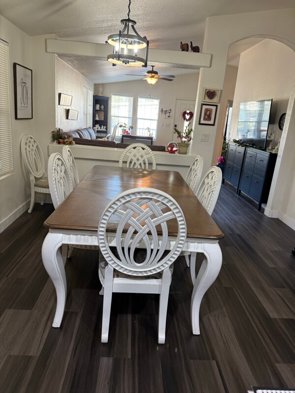 Building Photo - 120 N Val Vista Dr