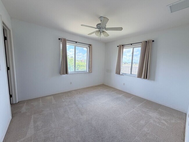 Building Photo - 3/2 Lehigh Acres