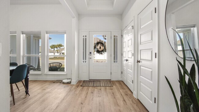 Foto del edificio - 128 Pine Lake Dr