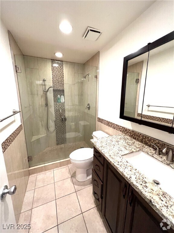 Building Photo - 490 Elm Dr