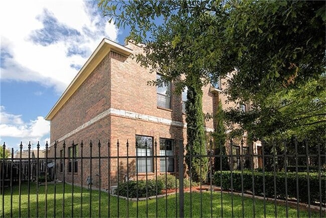 Building Photo - 1414 Emancipation Ave