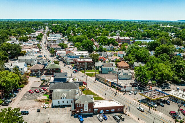 Aerial shoot looking down Bardstown Rd into neighborhood.