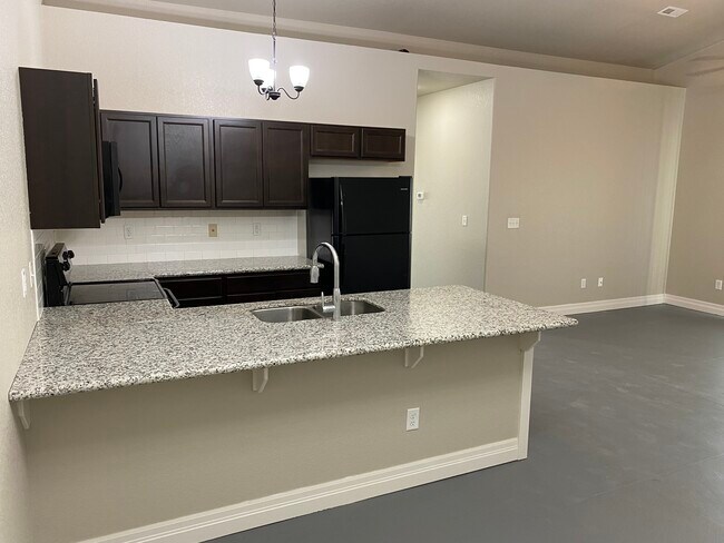 Foto del edificio - 2822 E 45th Ct N