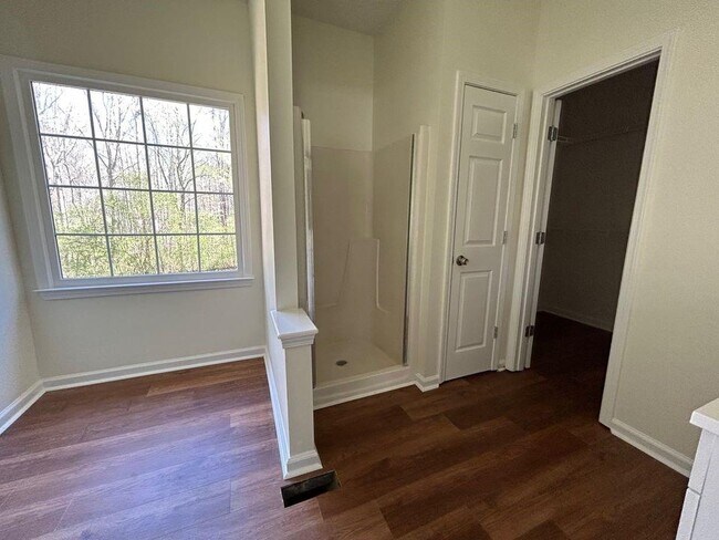 Building Photo - 121 Glenmark Ln