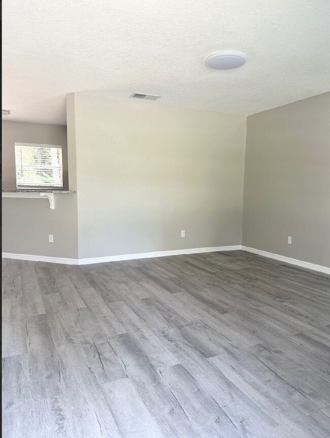Foto del edificio - 7417 Savannah Ln