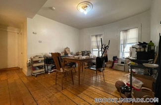 Building Photo - 129 Brook St