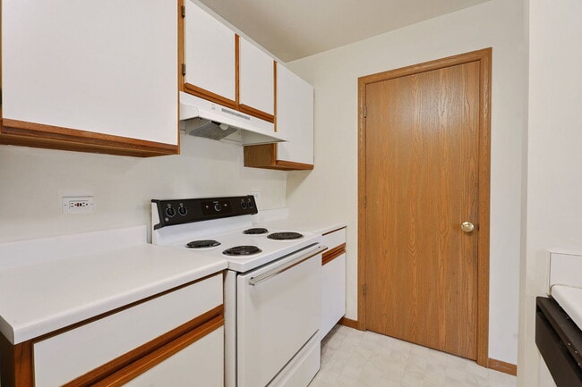 Building Photo - 330 Leah Ln