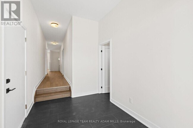 Photo du bâtiment - 1035 Moore St