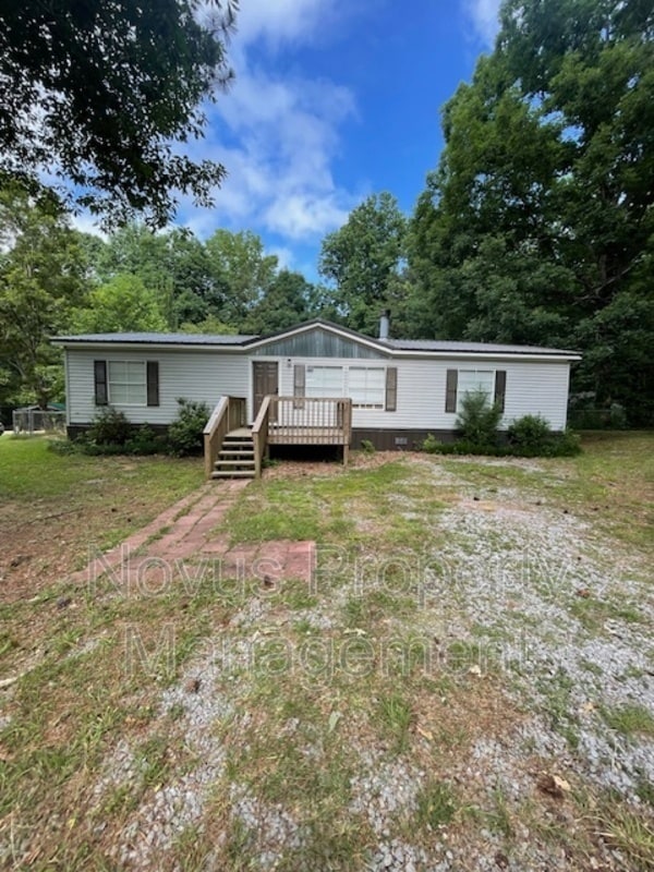 Building Photo - 105 Holly Dr