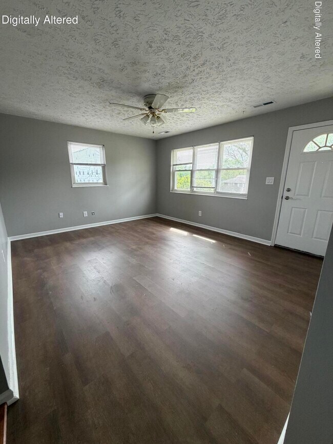 Foto del edificio - 3732 Red River Dr