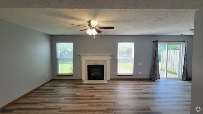 Living Room - 2123 Bridgewater Cir
