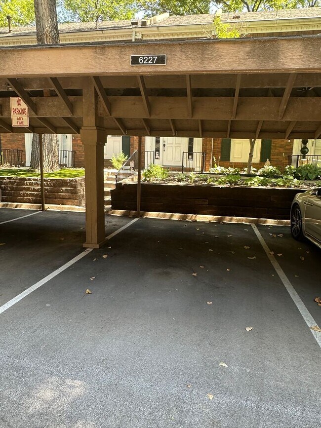 Foto del edificio - 2 bedroom/2 bath 2nd Floor Condo